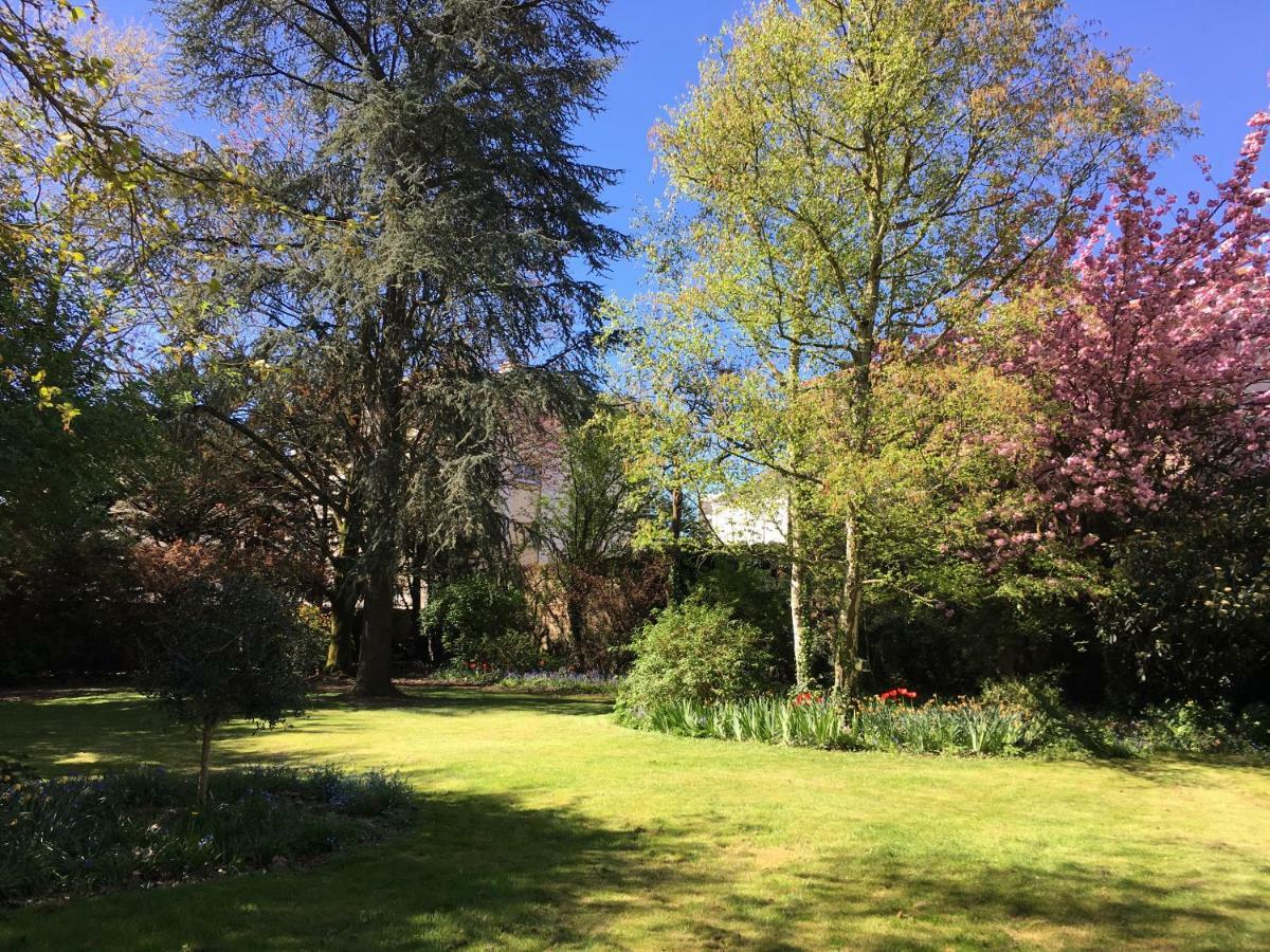 Hotel Au Rez De Jardin Cholet Exteriér fotografie